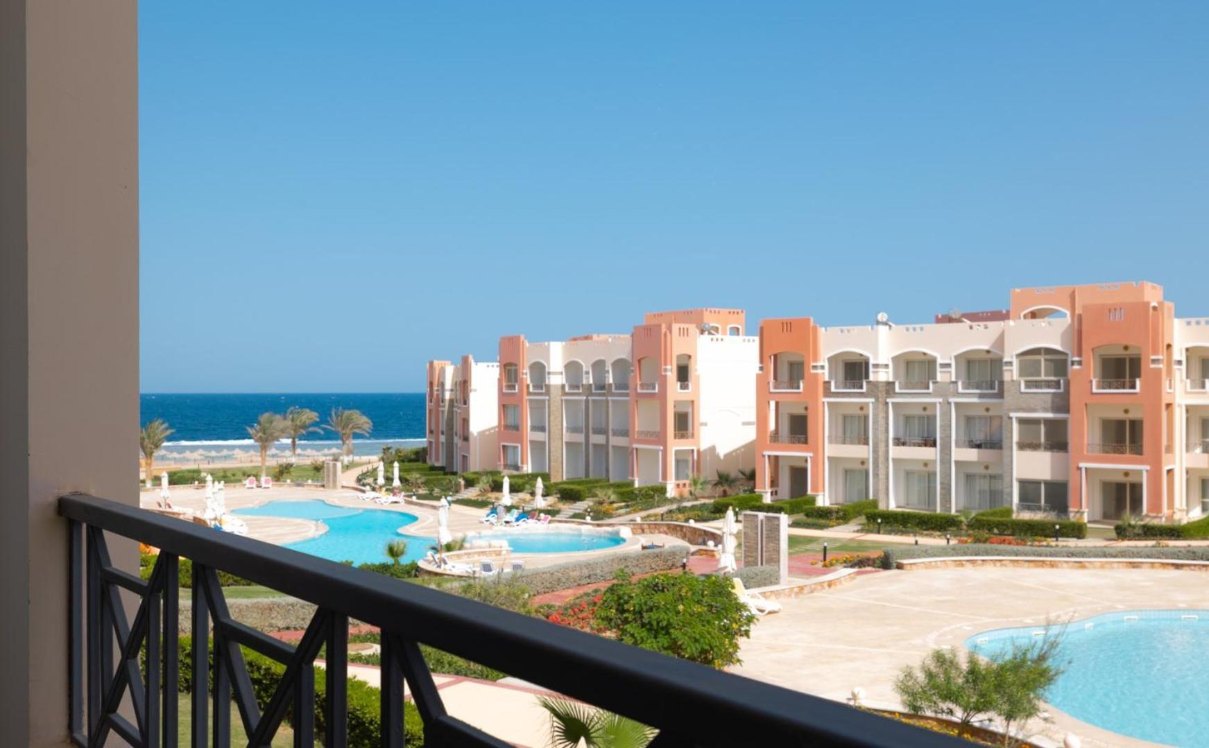 Oyster Bay Beach Resort Abu Dabab Exterior foto
