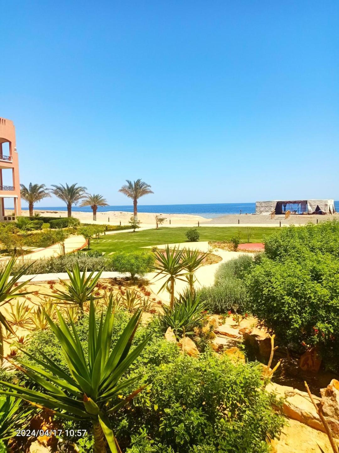 Oyster Bay Beach Resort Abu Dabab Exterior foto