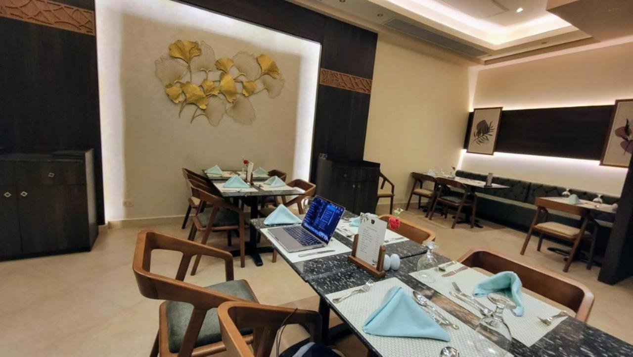 Oyster Bay Beach Resort Abu Dabab Exterior foto