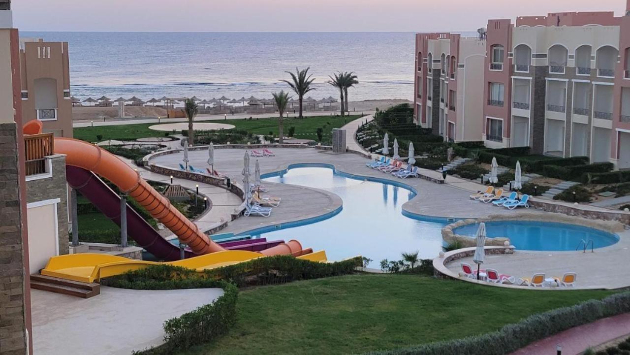 Oyster Bay Beach Resort Abu Dabab Exterior foto