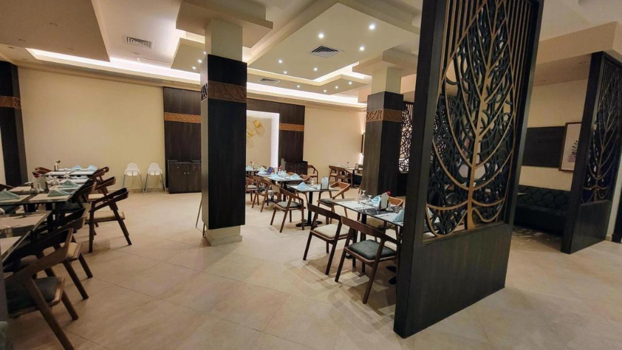 Oyster Bay Beach Resort Abu Dabab Exterior foto